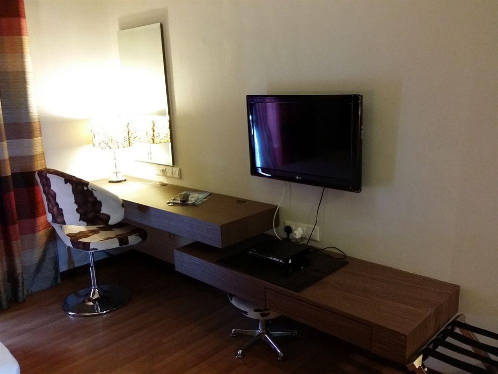 Arenaa Deluxe Hotel Малакка Экстерьер фото