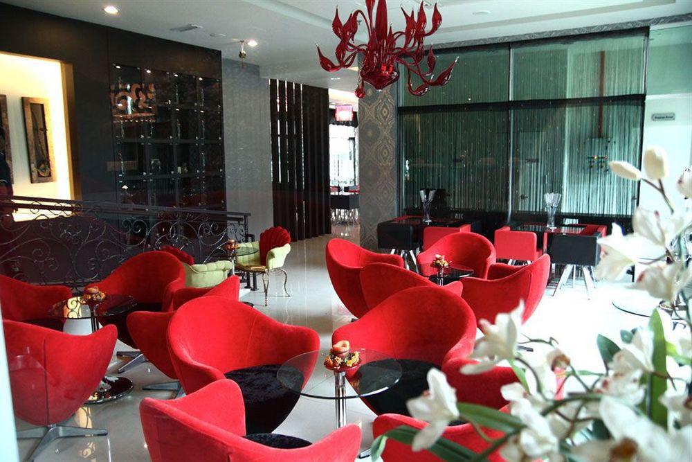 Arenaa Deluxe Hotel Малакка Экстерьер фото