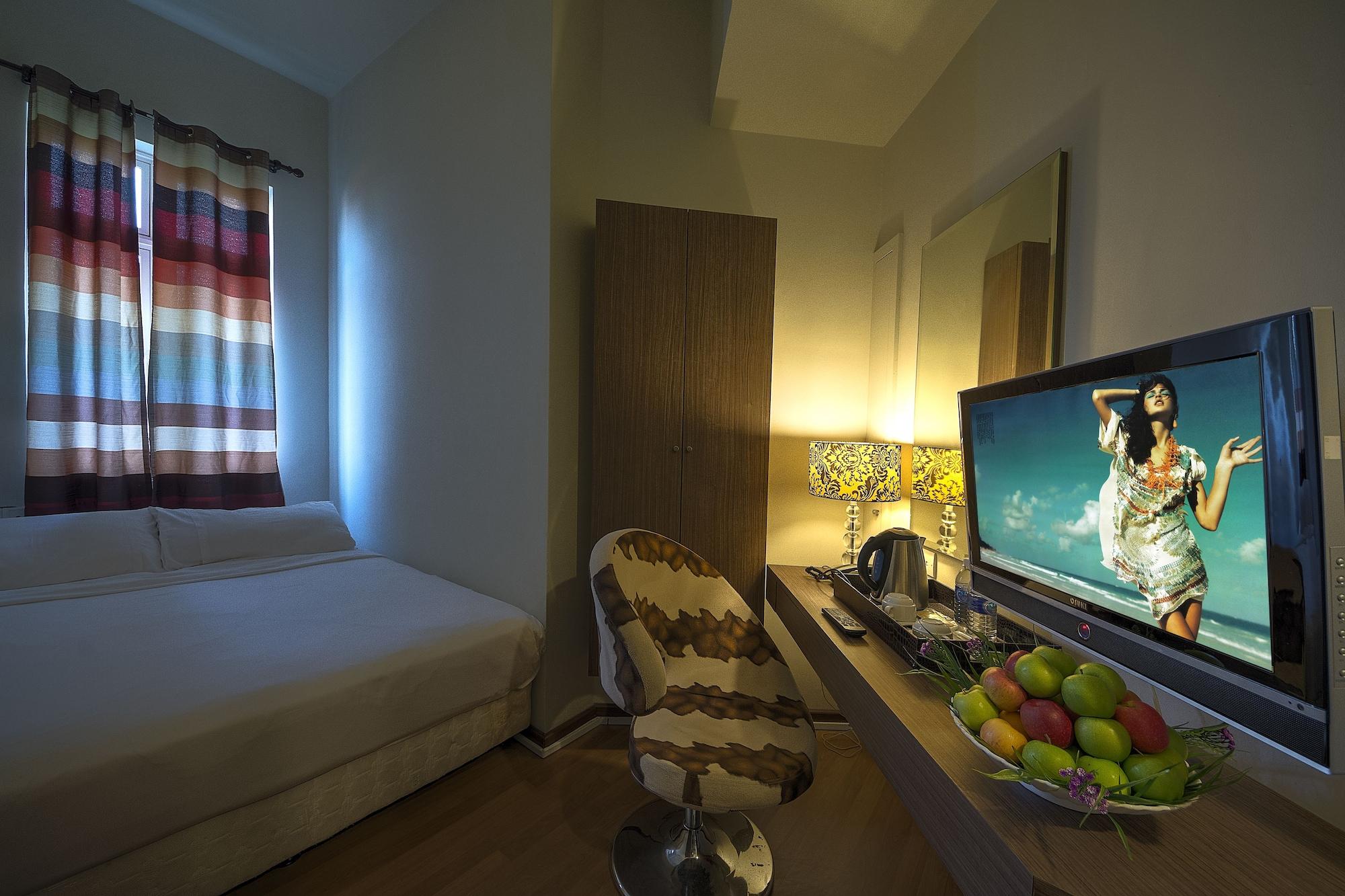 Arenaa Deluxe Hotel Малакка Экстерьер фото