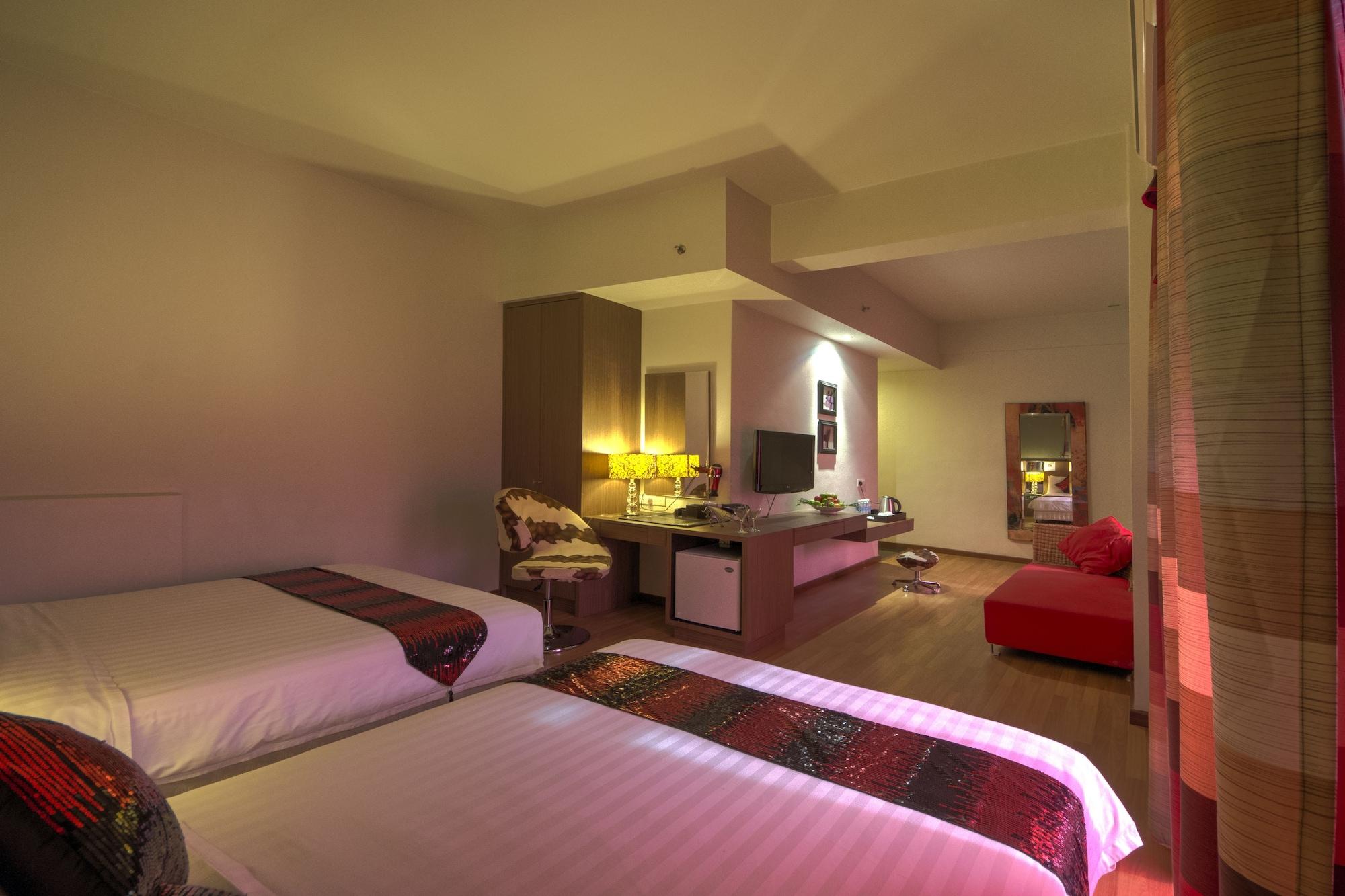 Arenaa Deluxe Hotel Малакка Экстерьер фото