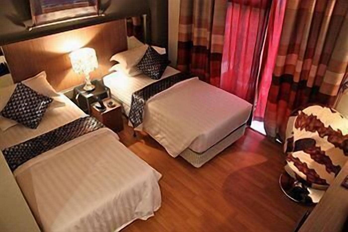 Arenaa Deluxe Hotel Малакка Экстерьер фото
