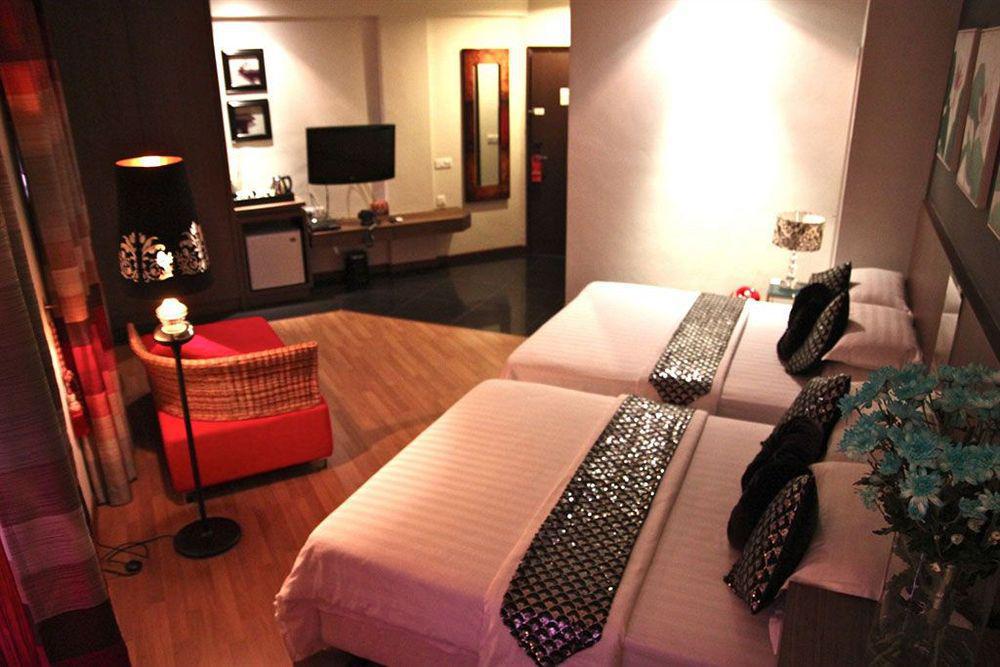 Arenaa Deluxe Hotel Малакка Экстерьер фото